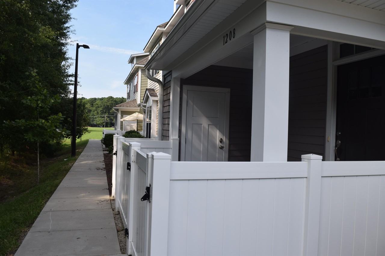 1208 Tides Edge Ct 1, Hampton, VA 23666 2 Bedroom House for 1,800