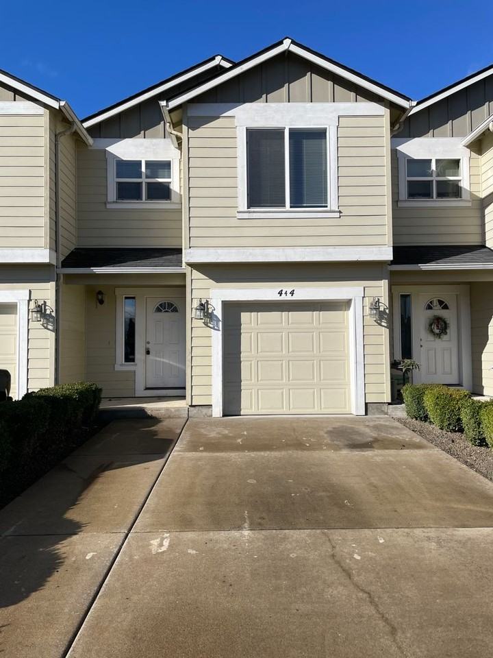 Perfect commuter location! Apartments 400 Catron St N, Monmouth, OR