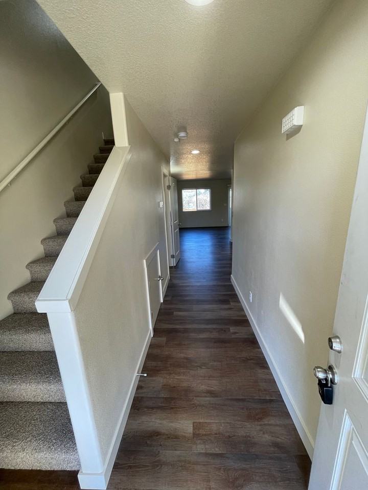 Perfect commuter location! Apartments 400 Catron St N, Monmouth, OR