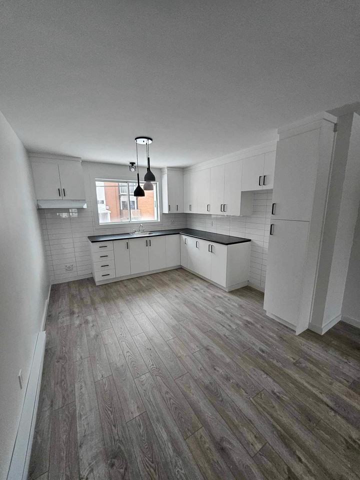 Regnault complex Apartments 200 Rue Régnault, Septîles, QC G4R 3T2