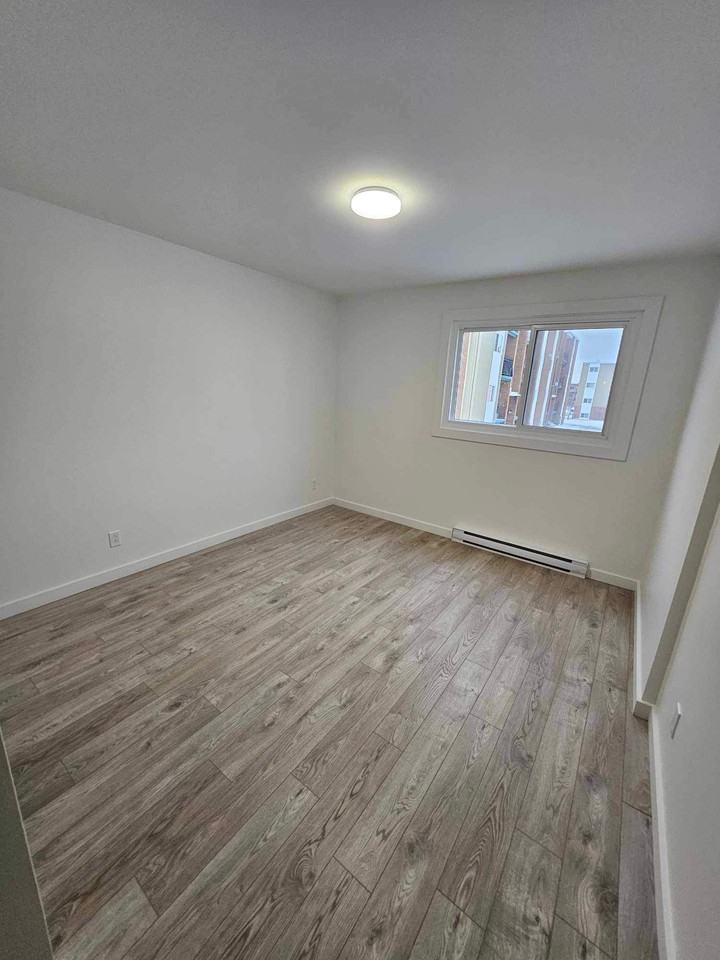 Regnault complex Apartments 200 Rue Régnault, Septîles, QC G4R 3T2