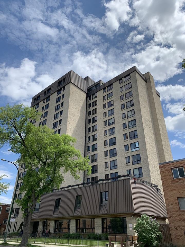 400 Stradbrook Street 55+ Apartments 400 Stradbrook Ave, Winnipeg, MB