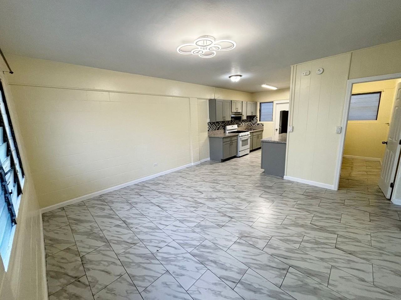 918 Hikina Ln Apartments in Kalihi Palama, Urban Honolulu, HI 96817