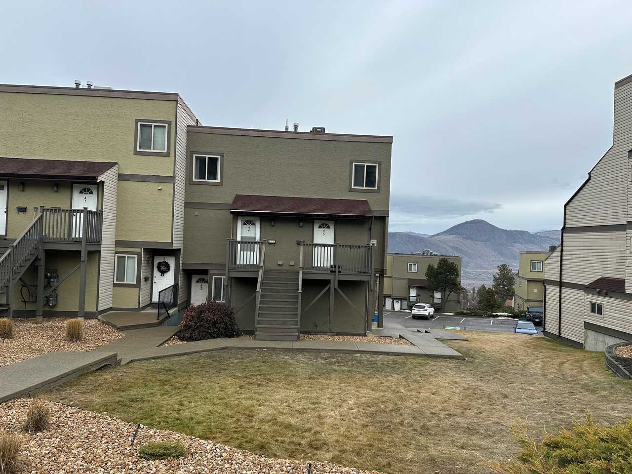 1750 Summit Drive 44, Kamloops, BC V2E 1Y1 3 Bedroom Apartment for