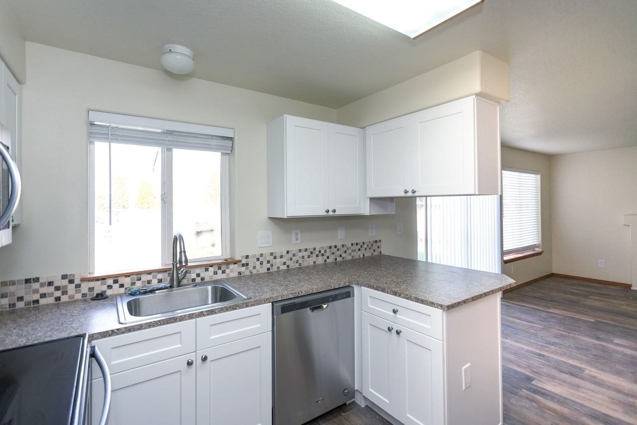 20617BRAC Apartments 20617 Sw Brackenwood Ln, Aloha, OR 97003 Zumper