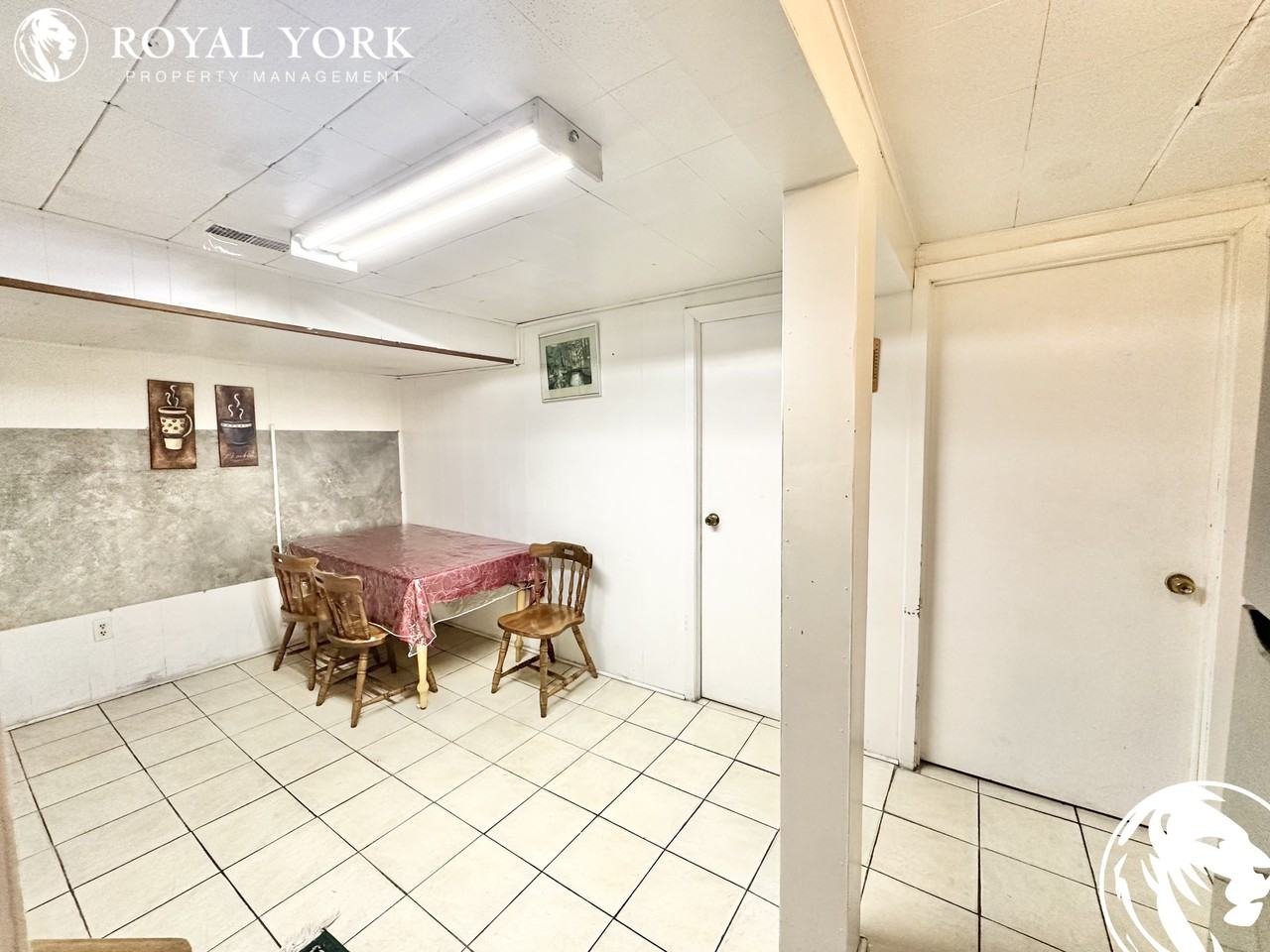 222 Warfield Drive, North York, Ontario M2J 3S3 Apartments 22