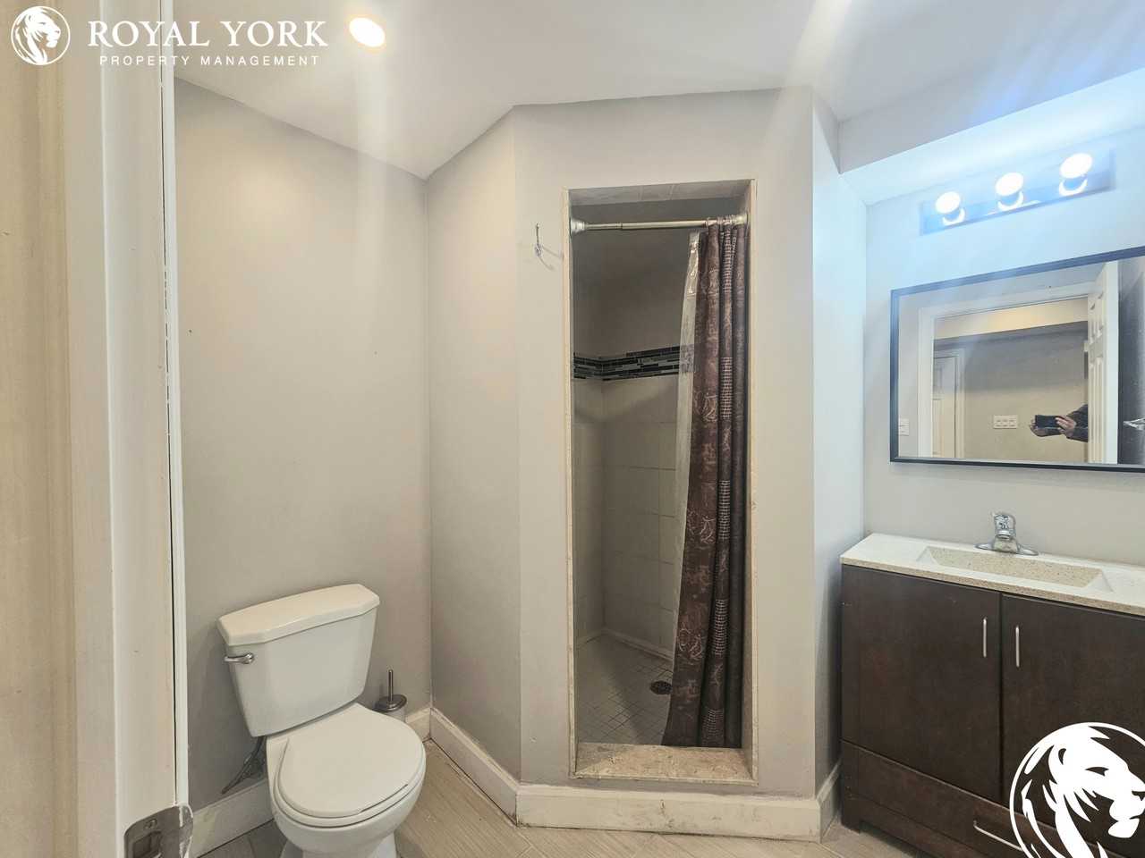 285 Sutherland Avenue, Bradford West Gwillimbury, Ontario L3Z 4H4