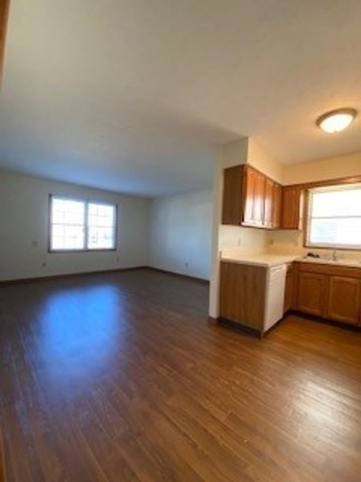 208 Stonewall Court Apartments 208 Stonewall Ct, Nappanee, IN 46550