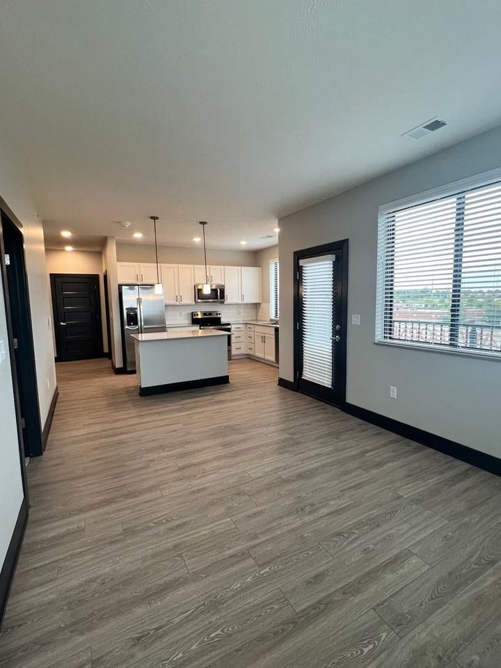 Live Hawthorne Apartments 17665 Welch Plz, Omaha, NE 68135 Zumper