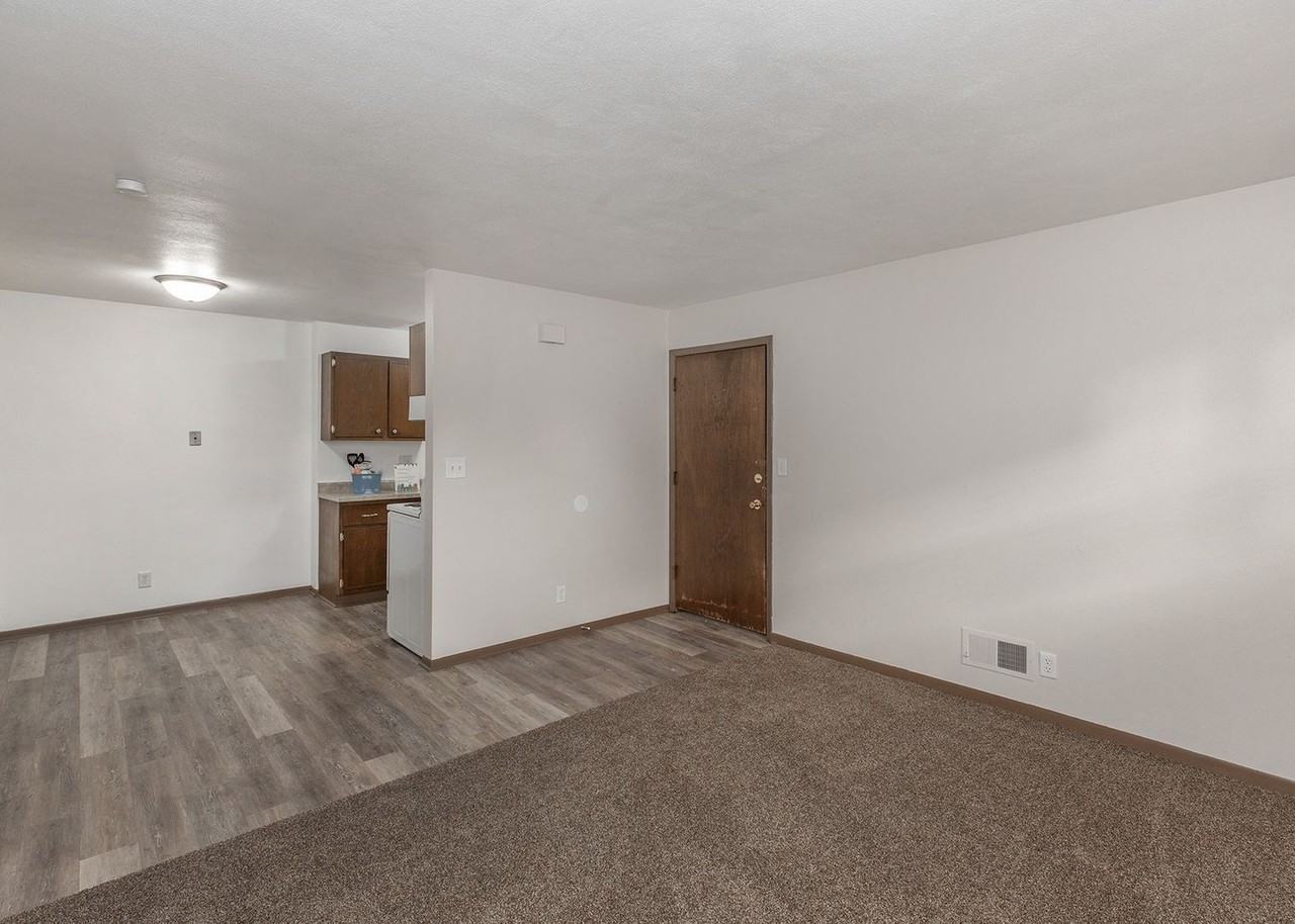 Jebens Court Apartments 2415 Jebens Ave, Davenport, IA 52804 Zumper