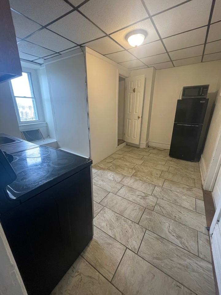 516 W Tilghman St Apartments in Old Fairgrounds Historic District