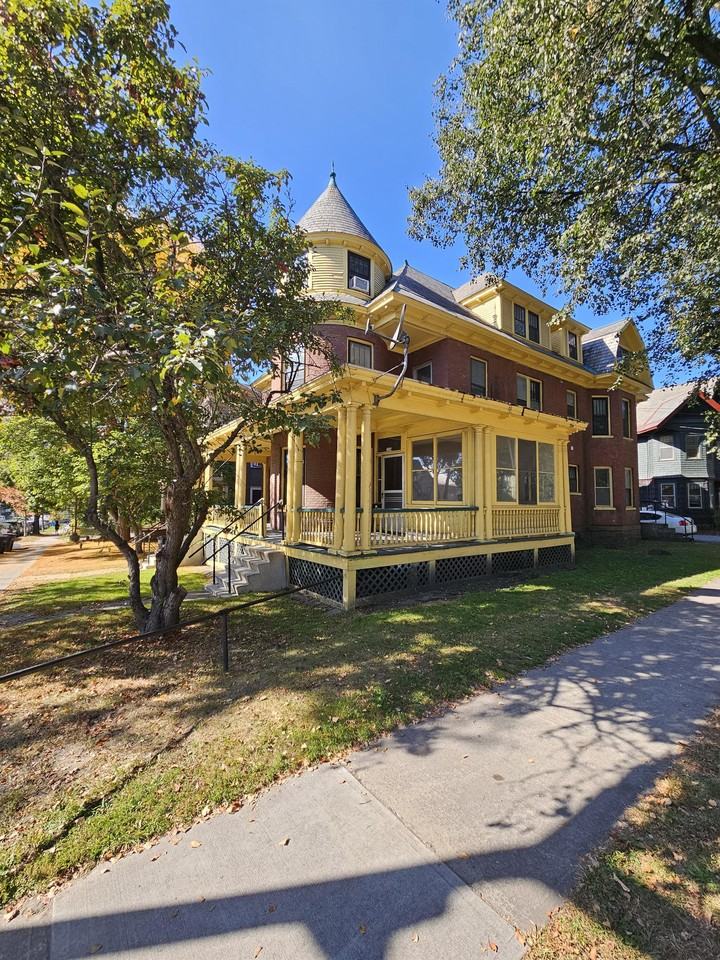 322 Pearl St Apartments in Old North End, Burlington, VT 05401 Zumper