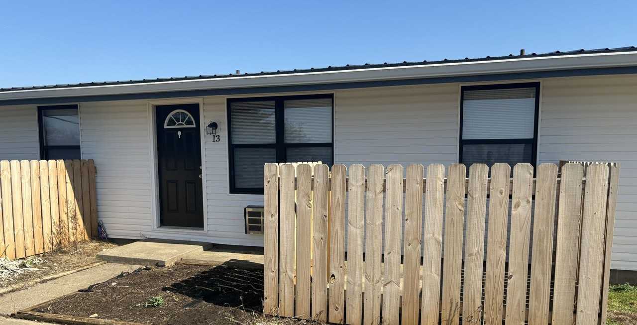 Farmington Pines Apartments 40 Hampshire Dr, Williamstown, KY 41097