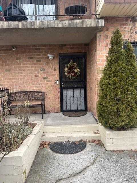 715 Thieriot Ave GRLEVEL, New York, NY 10473 1 Bedroom Apartment for