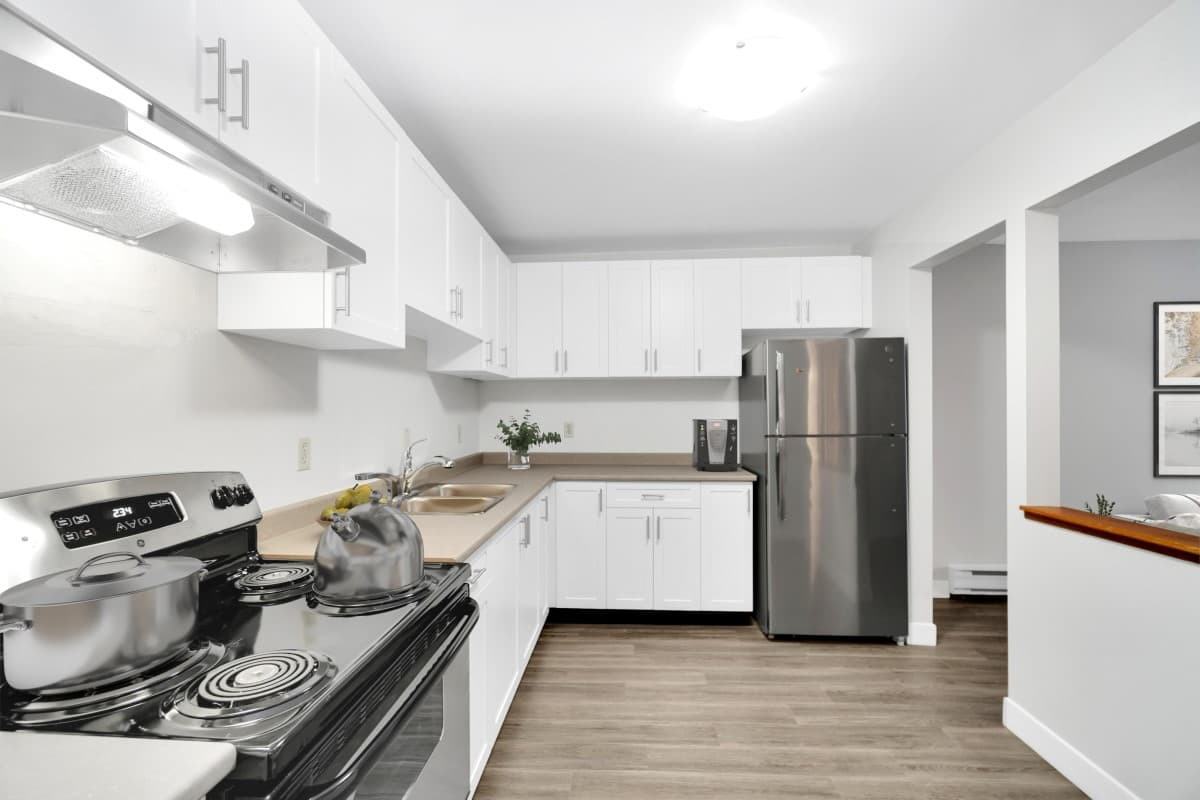 Queen Anne Apartments 12184 224 St, Maple Ridge, BC V2X 6B6 Zumper