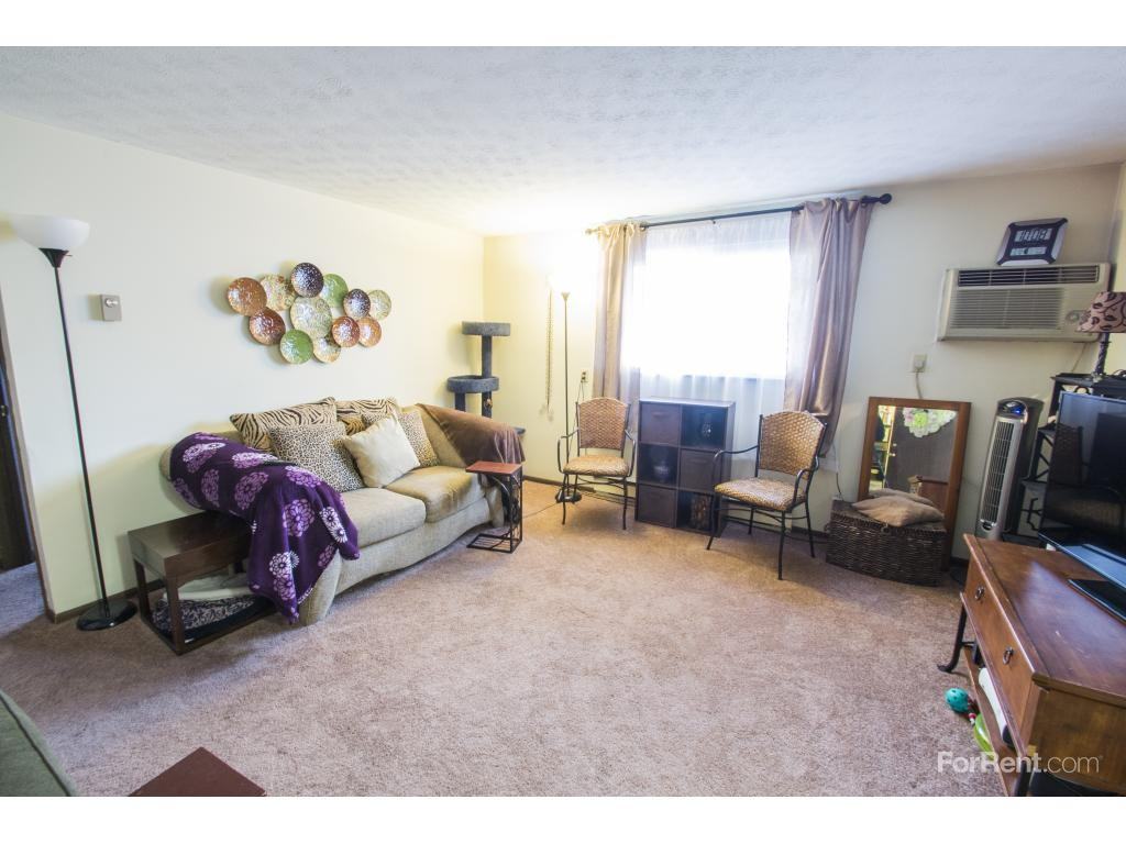 Chalet DeVille Apartments 4826 Cleveland Ave NW, Canton, OH 44709