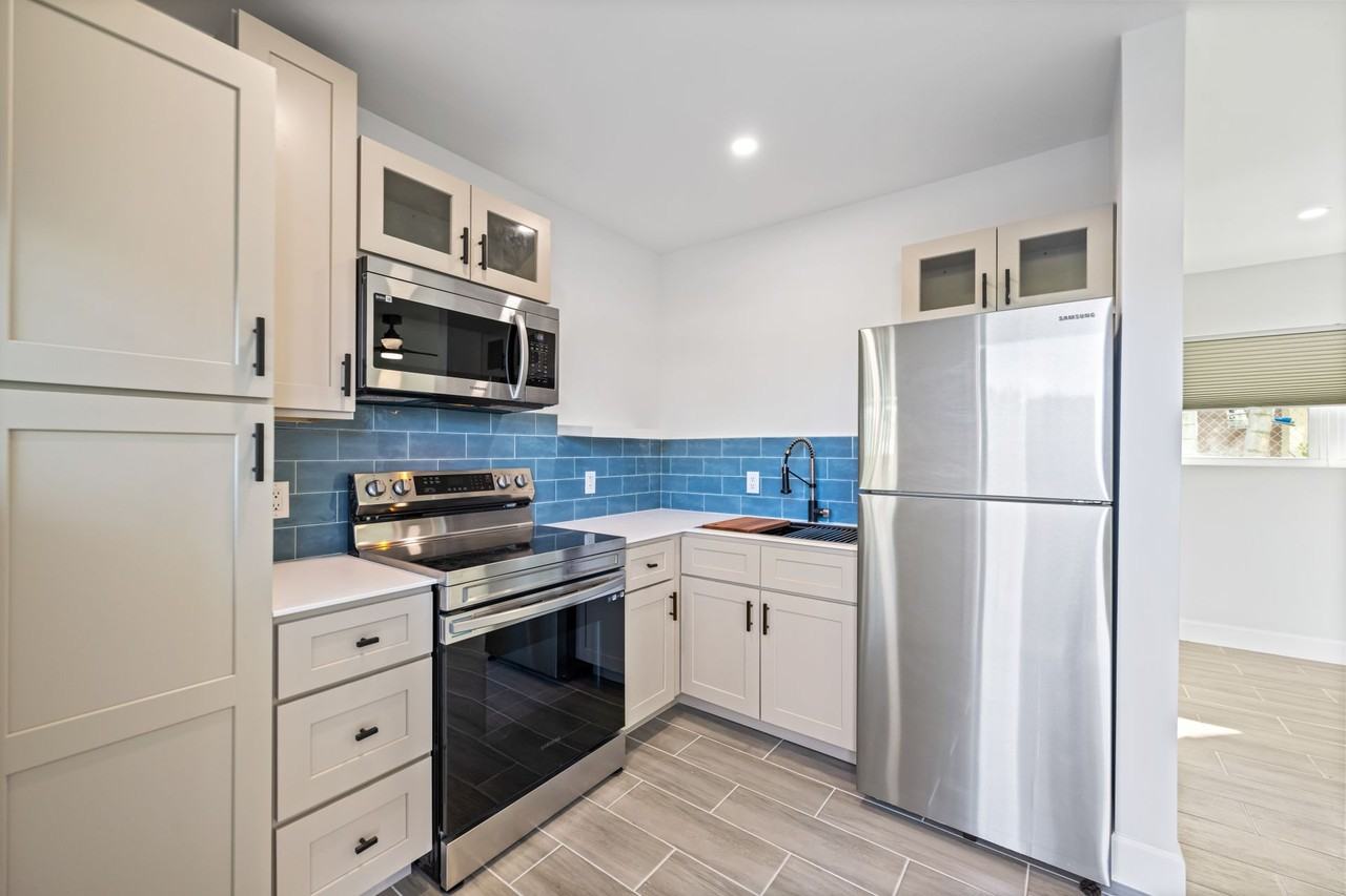 The Gwendolyn Apartments 3012 Broadway, West Palm Beach, FL 33407