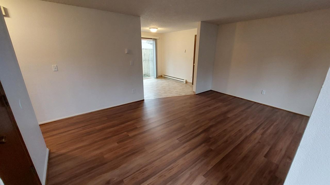 1312 E Santiam St 1312, Stayton, OR 97383 2 Bedroom Apartment for