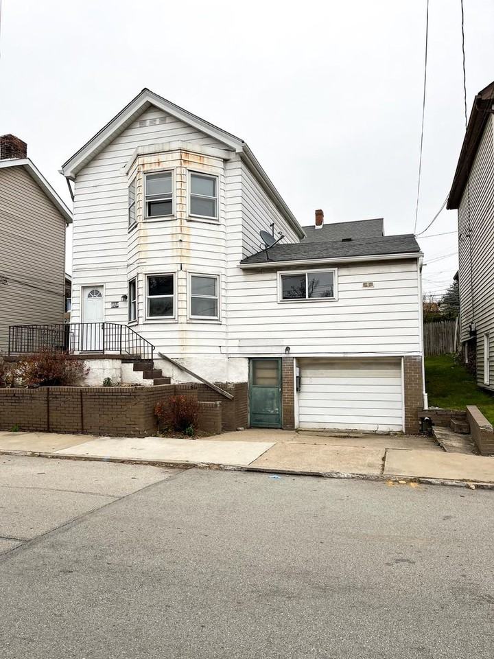 361 S Hamilton Ave, Greensburg, PA 15601 3 Bedroom House for 985/month