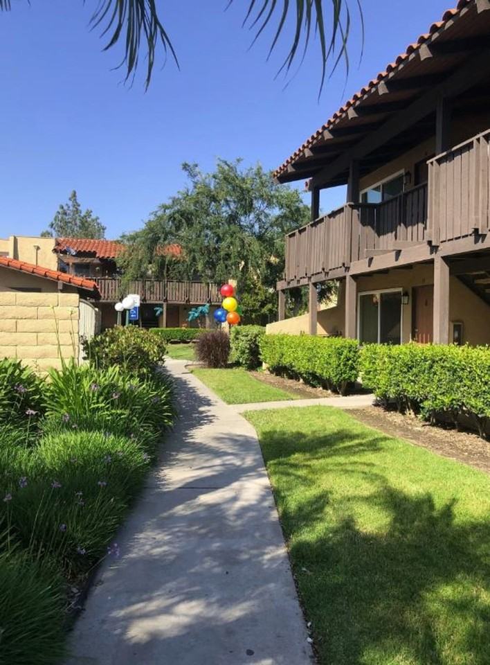 Pacific Pointe Apartments 13882 N Tustin Ave, Santa Ana, CA 92780