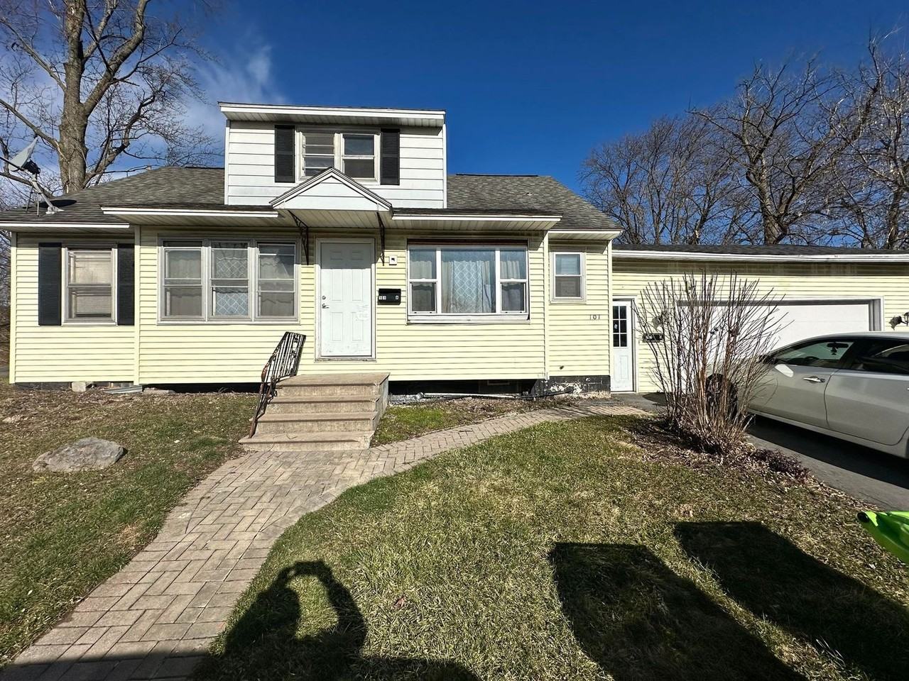 101 Young Ave 2, Mattydale, NY 13211 3 Bedroom Apartment for 1,000