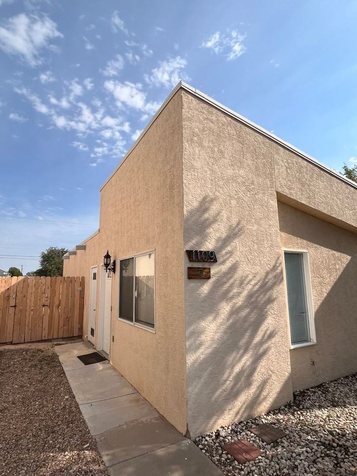 1109 W 7th St, Roswell, NM 88201 2 Bedroom Apartment for 850/month