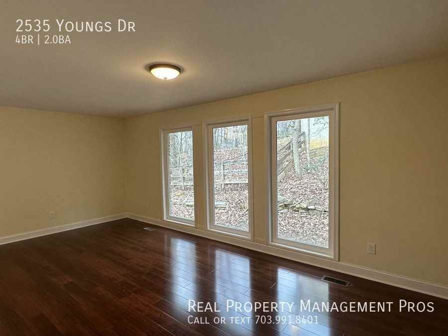 2535 Youngs Dr, Bull Run Mountain Estates, VA 20169 4 Bedroom House for