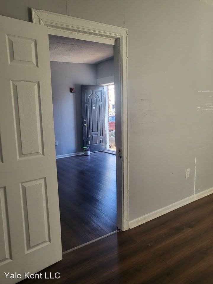 Convenient Corners at South Olden Apartments 1163 1163 East State