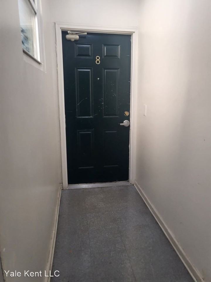 Convenient Corners at South Olden Apartments 1163 1163 East State