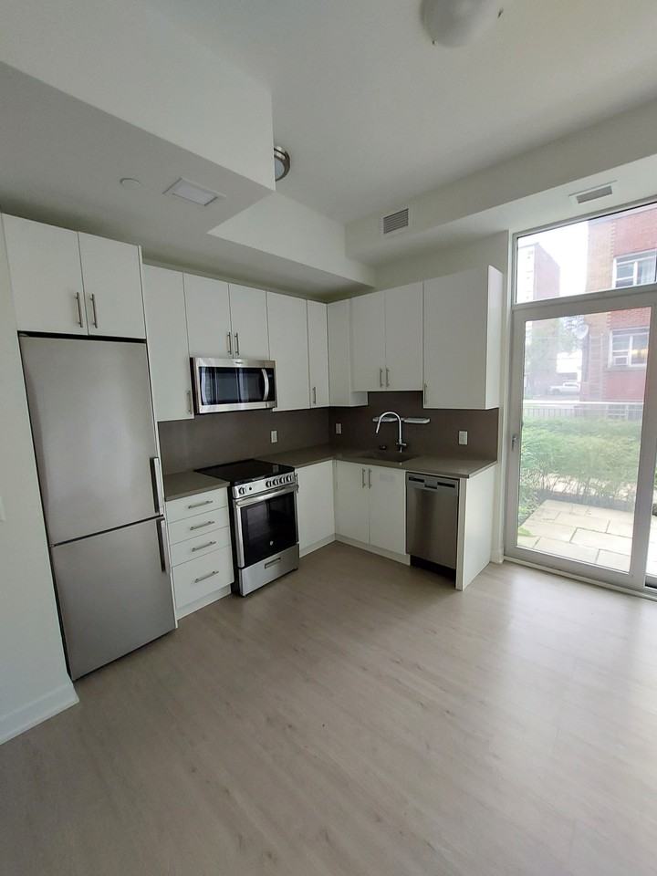 Lisgar Street, Ottawa, ONTARIO K2P 0E1 Studio Apartment for 1,550
