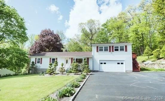 51 Plum Tree Ln, Trumbull, CT 06611 1 Bedroom Apartment for 1,850