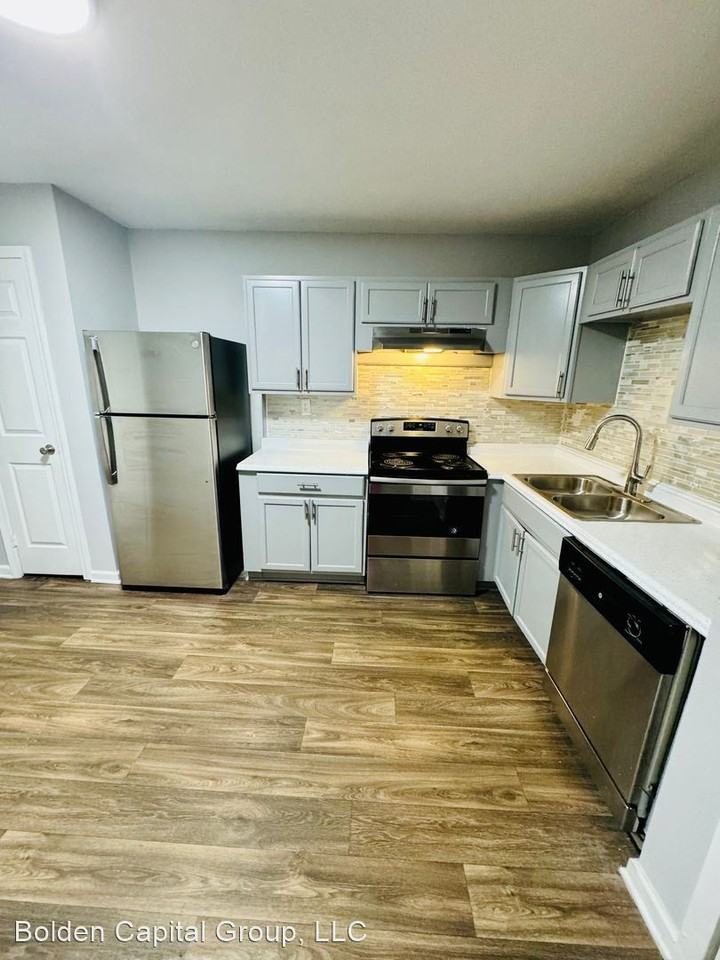 Move in Within Days! Renovated Beautiful 2 BedroomForest Park