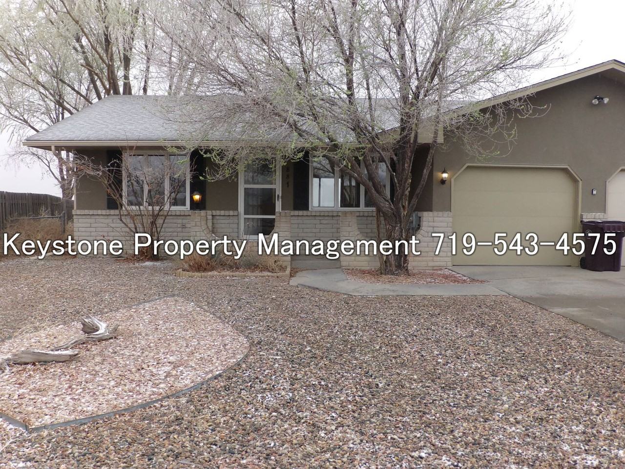 879 & 881 S. Bellflower Drive Apartments in Pueblo West, CO 81007 Zumper