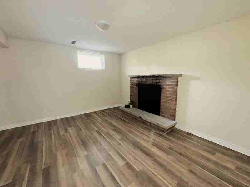 58 Springdale Dr. Apartments 58 Springdale Dr, Barrie, ON L4M 5B1