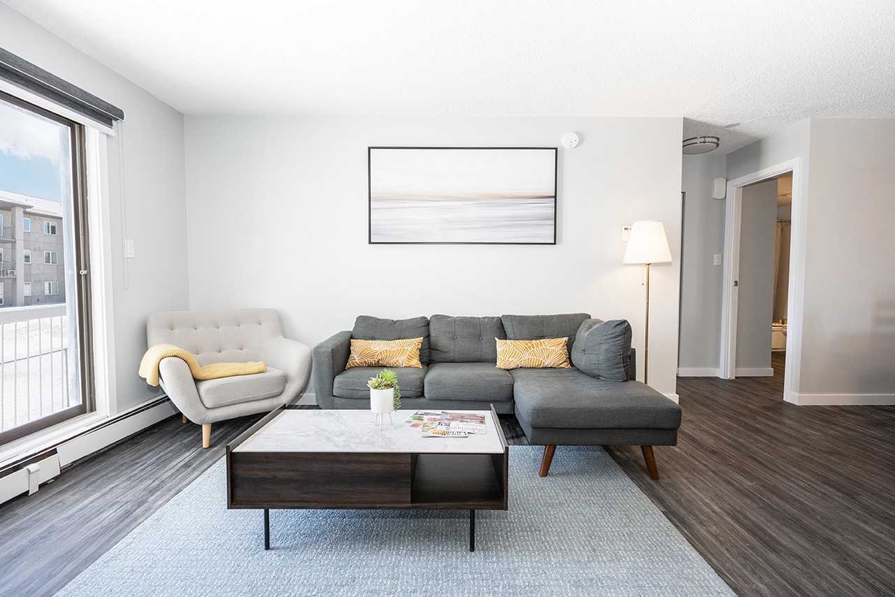 Polo Club Townhomes Apartments 812 Allegheny Dr, Winnipeg, MB R3T 5L2