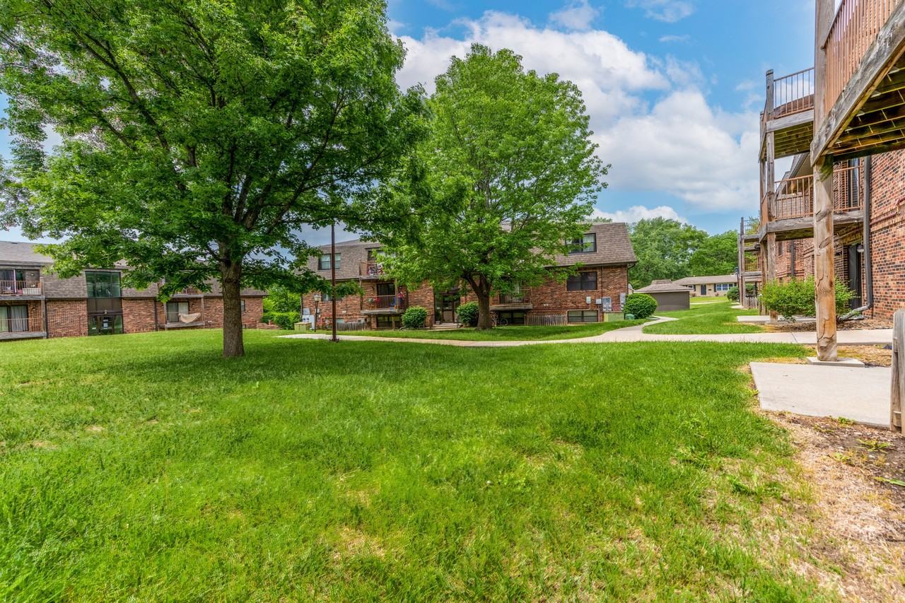 Robin Hills Apartments 607 Sw 2nd St, Lees Summit, MO 64063 Zumper