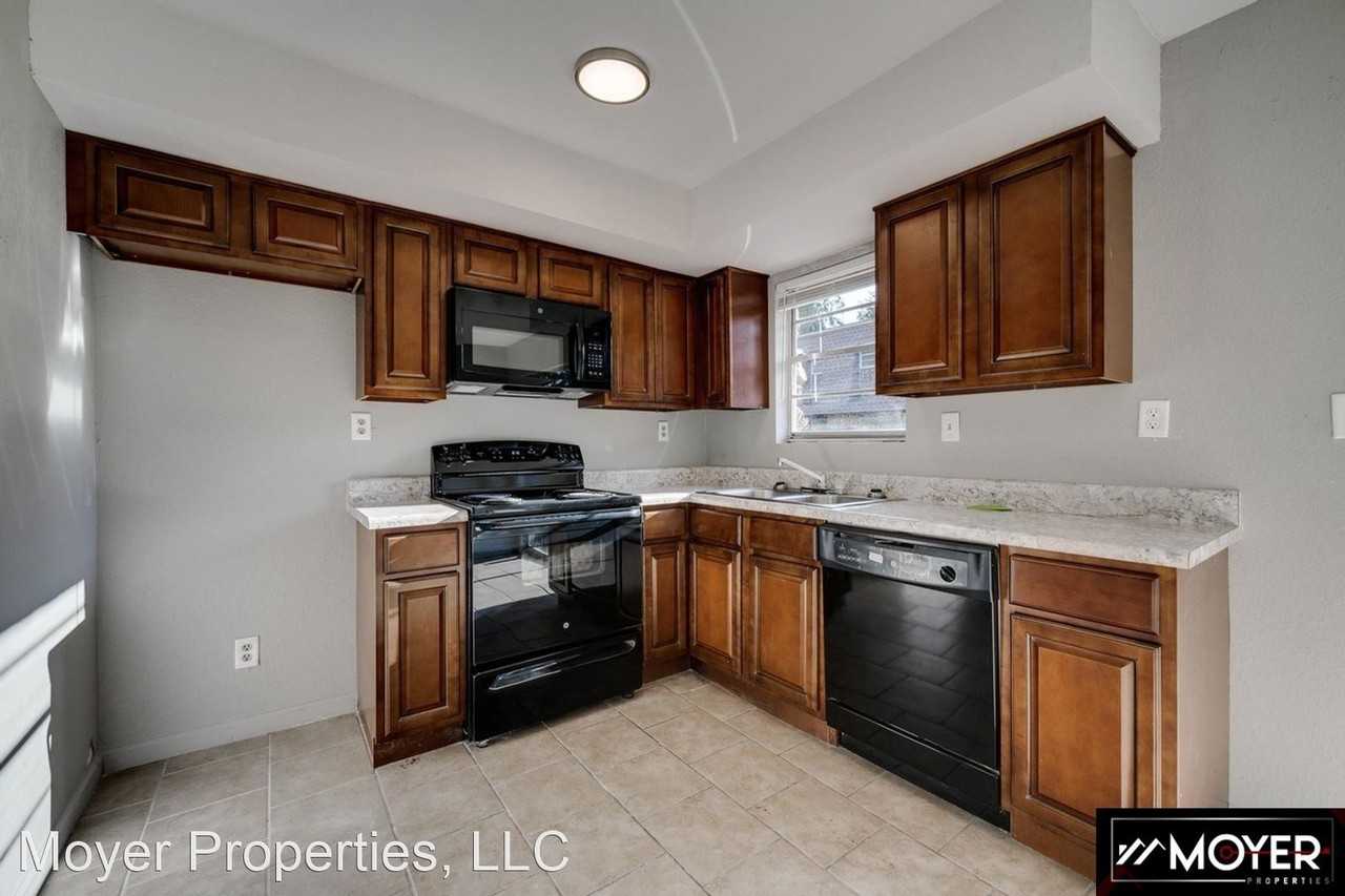 Creekside Village Townhomes Apartments 701 S Elm St, Searcy, AR 72143