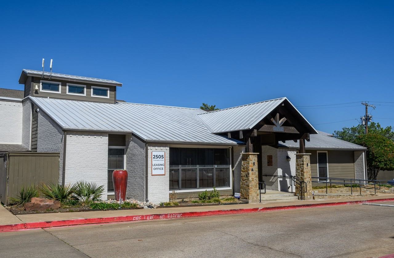 The Landry Apartments 2505 Thomason Cir, Arlington, TX 76006 Zumper