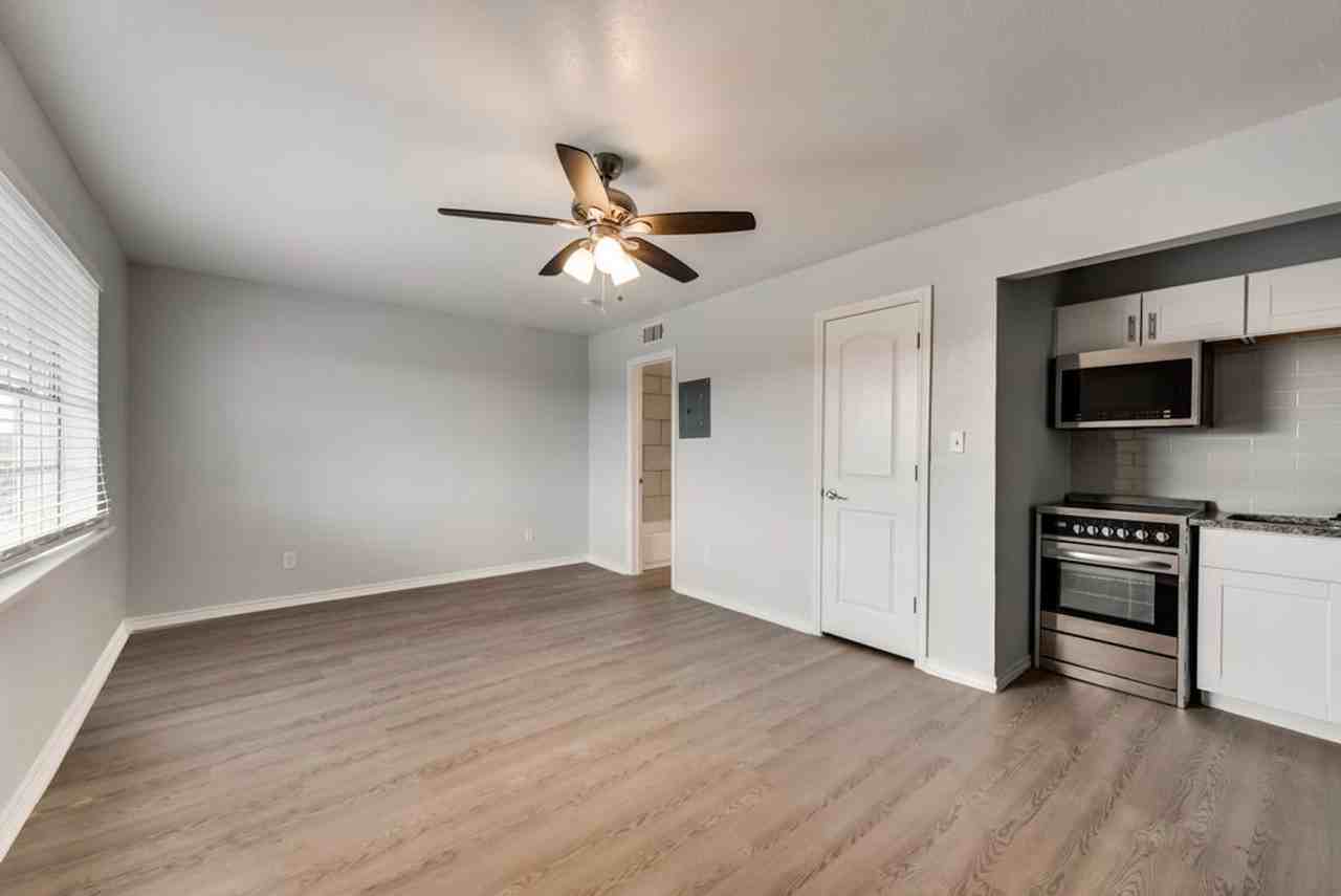 The Sutton on Park Lane Apartments 8900 Park Ln, Dallas, TX 75231