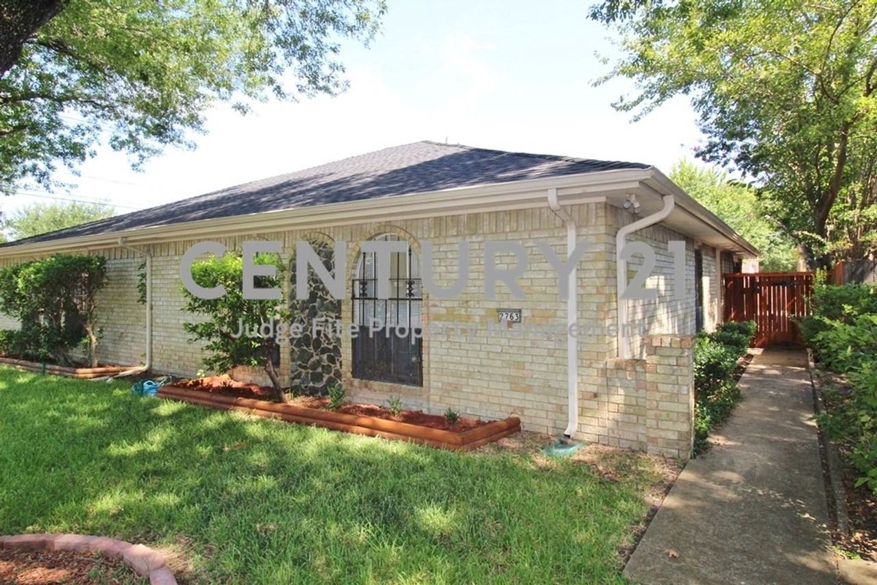 2763 Meadow Gate Ln, Dallas, TX 75237 3 bedroom House Rental Zumper