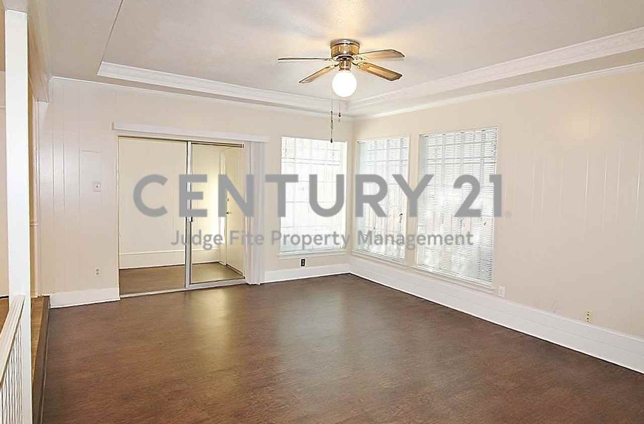 2763 Meadow Gate Ln, Dallas, TX 75237 3 bedroom House Rental Zumper