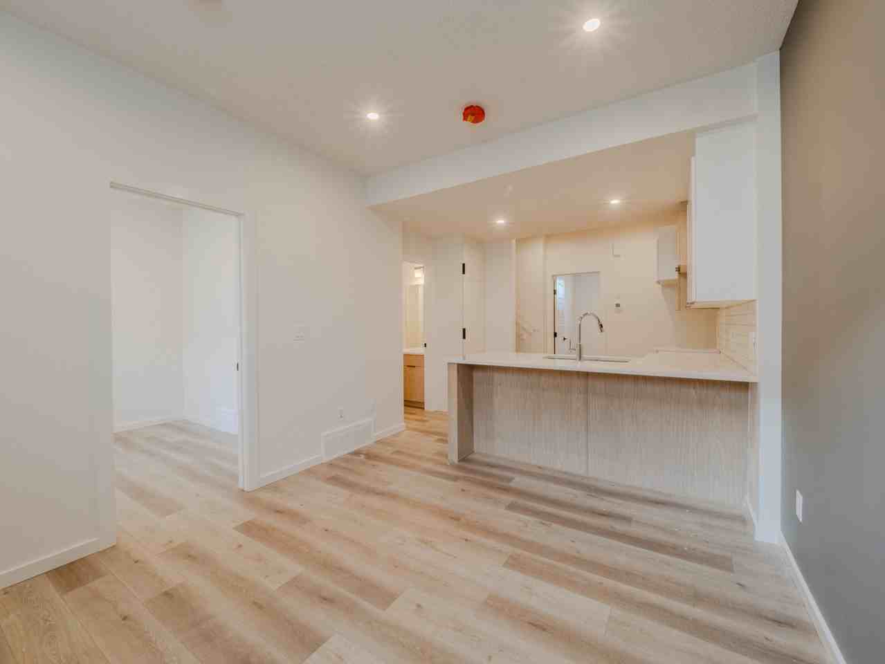 Holyrood.02 Apartments 8211/8213 98 Ave Nw, Edmonton, AB T6A None