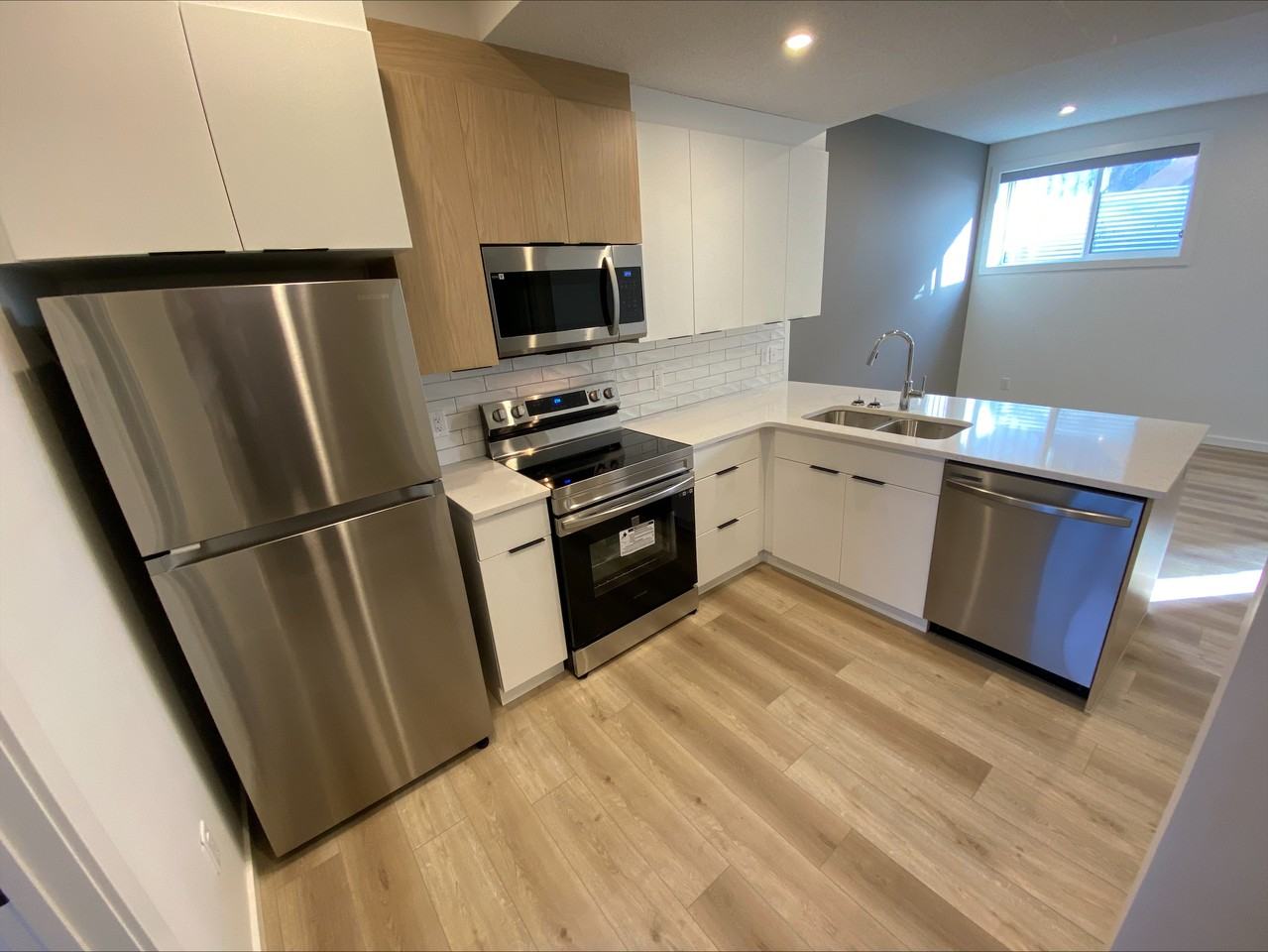 Holyrood.02 Apartments 8211/8213 98 Ave Nw, Edmonton, AB T6A None