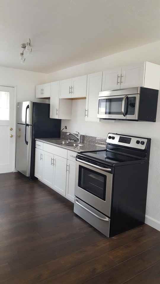 Hedges Plaza Apartments 850 E Hedges Ave, Fresno, CA 93728 Zumper