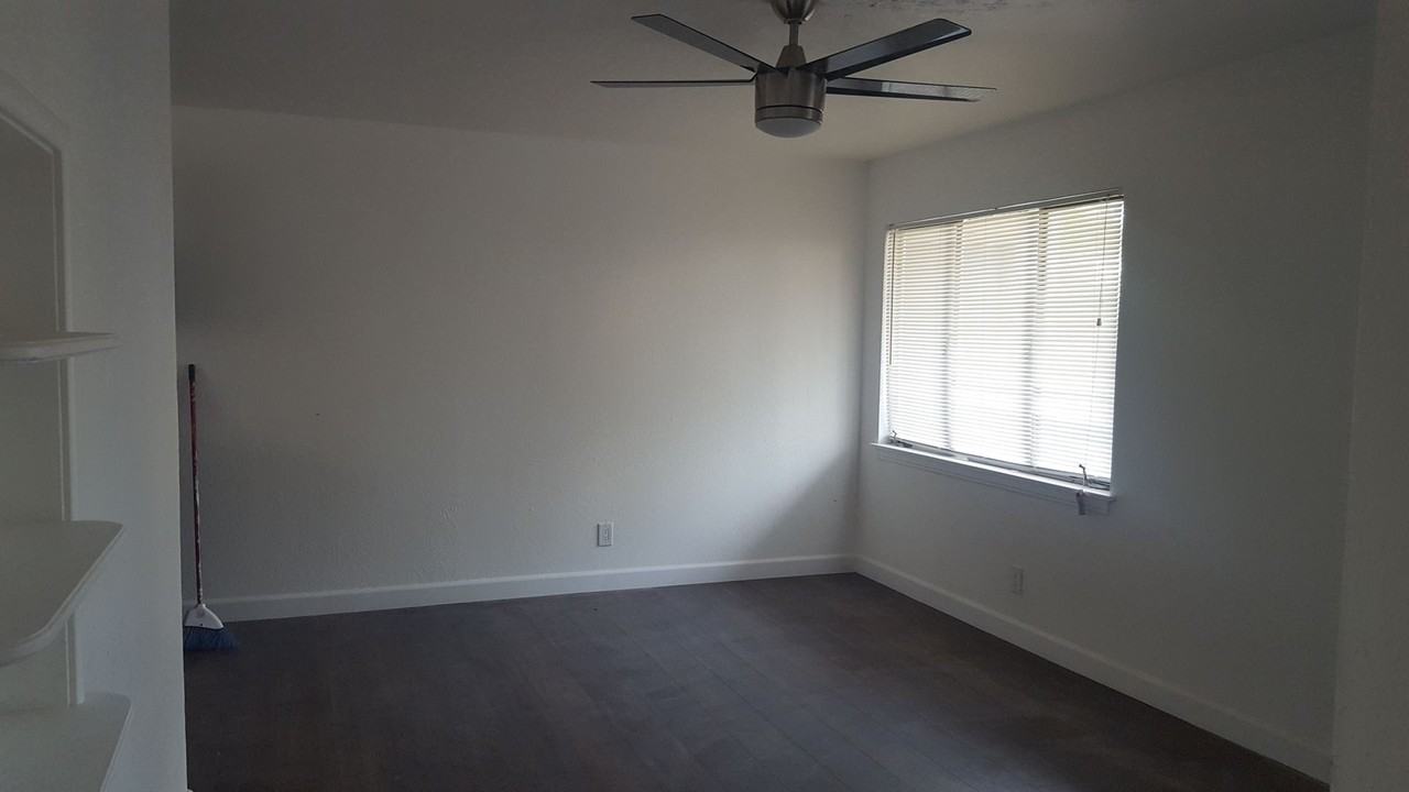 Hedges Plaza Apartments 850 E Hedges Ave, Fresno, CA 93728 Zumper