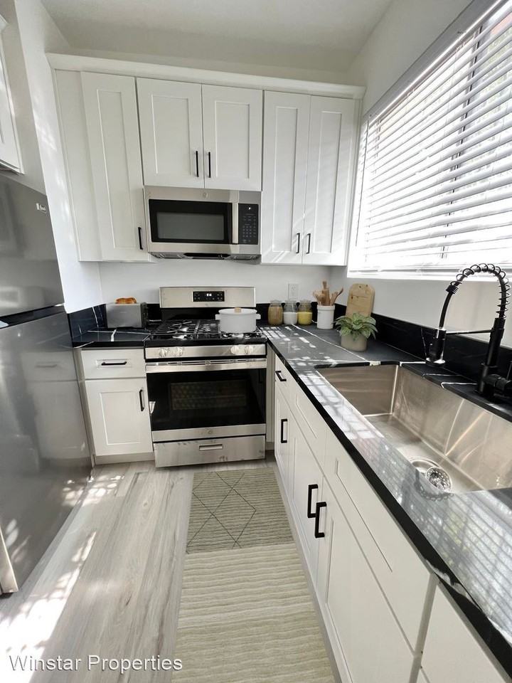 The Allison Franklin Village Apartments 6075 Franklin Ave, Los