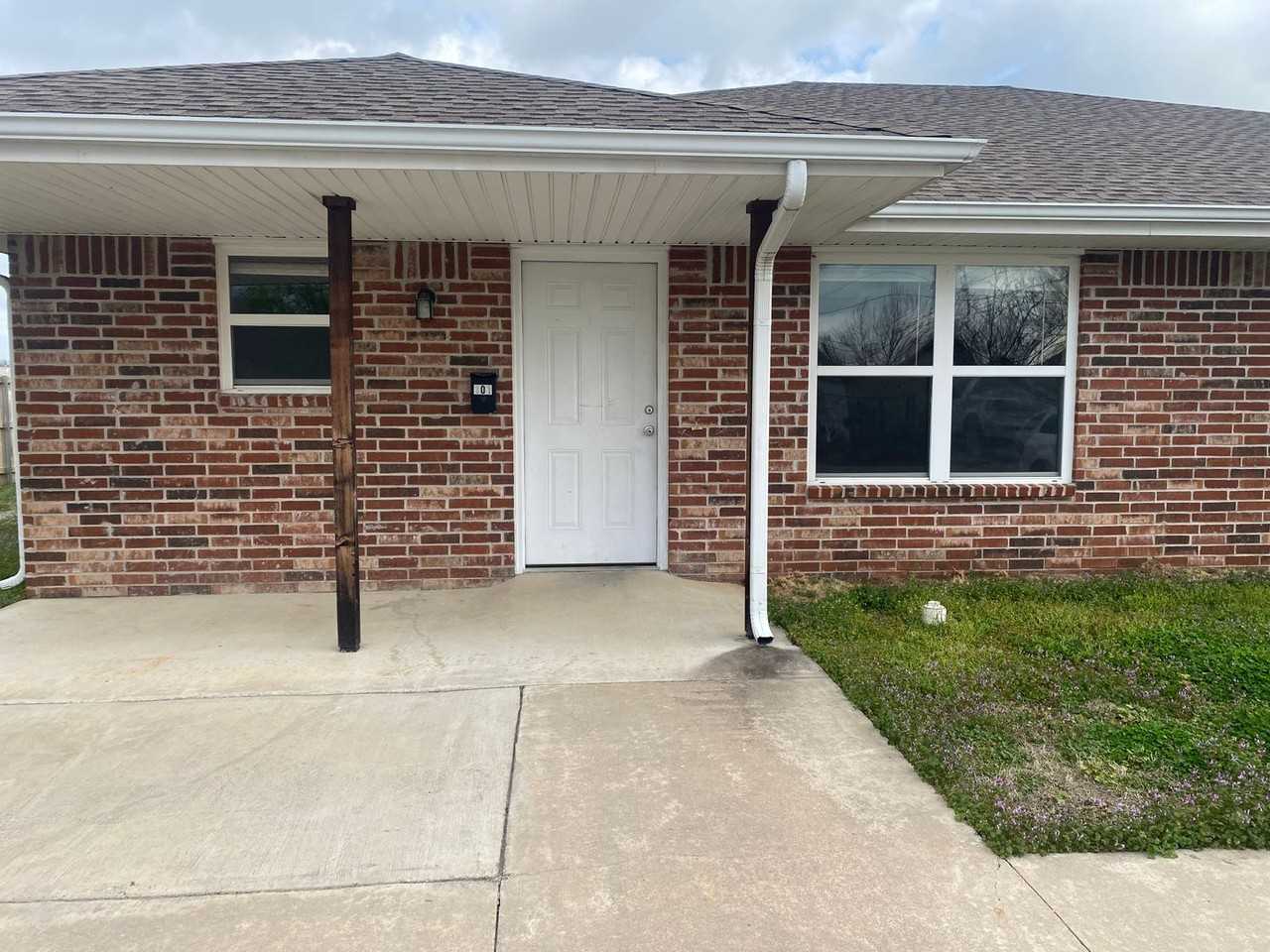 101 103 ANGUS Apartments 101 and 103 E ANGUS AVE, Dewey, OK 74029