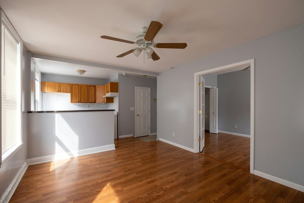 49 12 Vernon Boulevard 3R, New York, NY 11101 1 Bedroom Apartment for