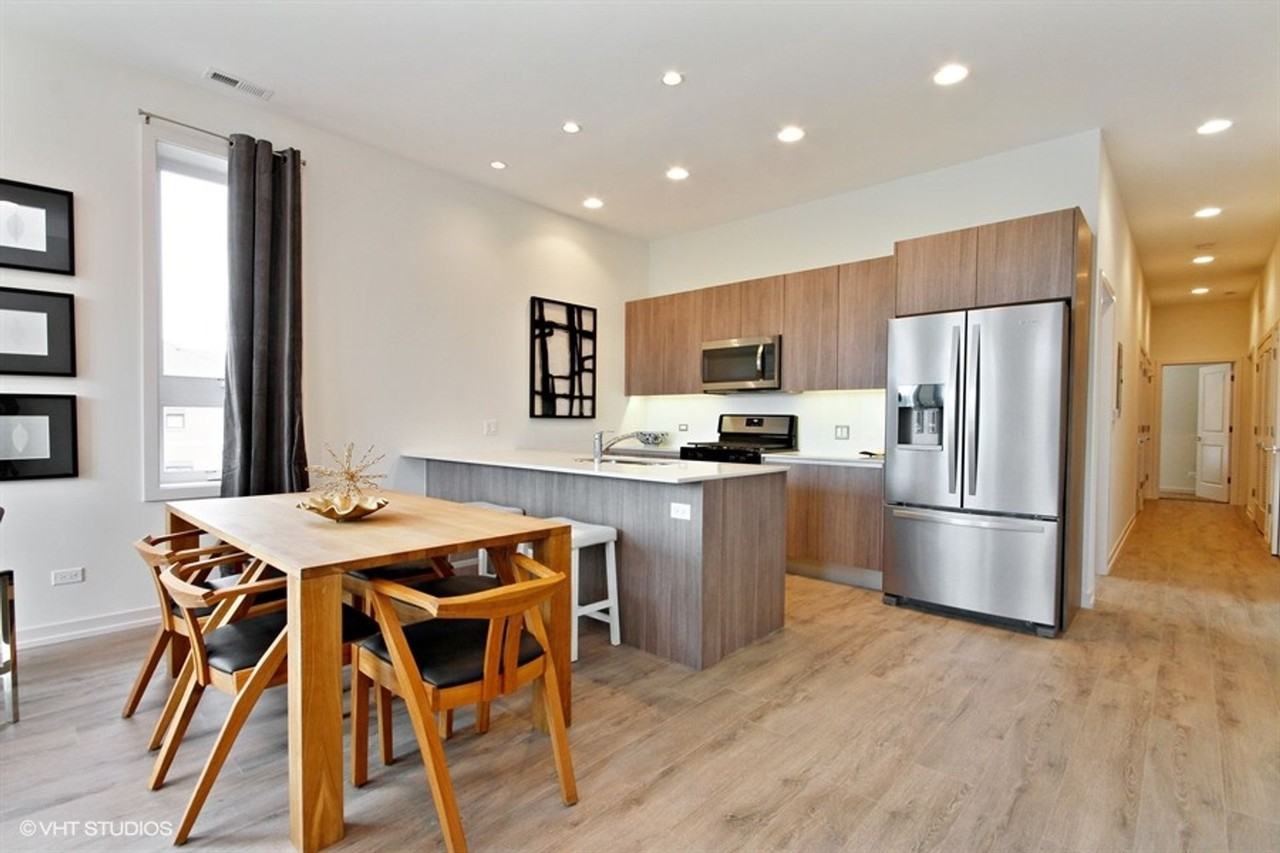 STUNNING PORTAGE PARK 2 BED 2 BA WITH CONDO QUALITY FINISHES Apartments
