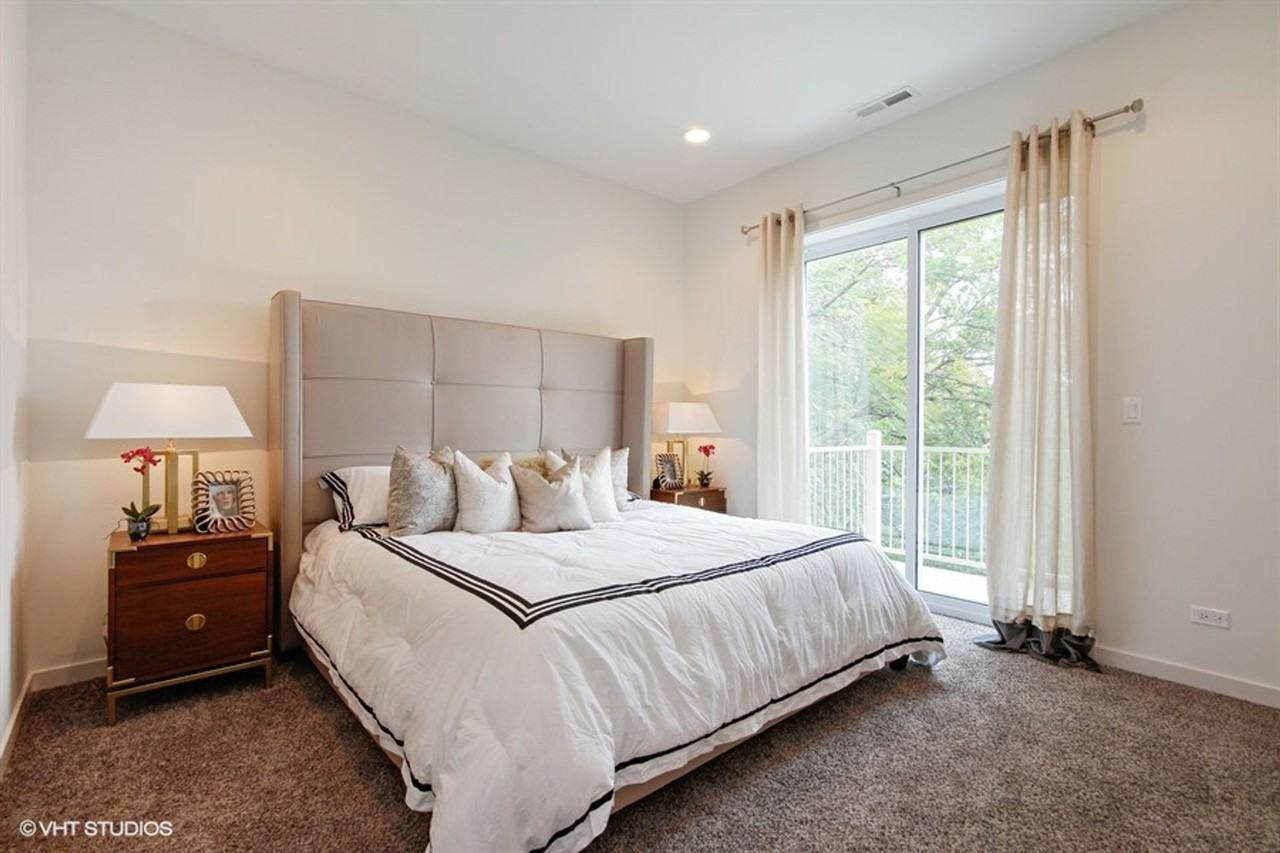 STUNNING PORTAGE PARK 2 BED 2 BA WITH CONDO QUALITY FINISHES Apartments